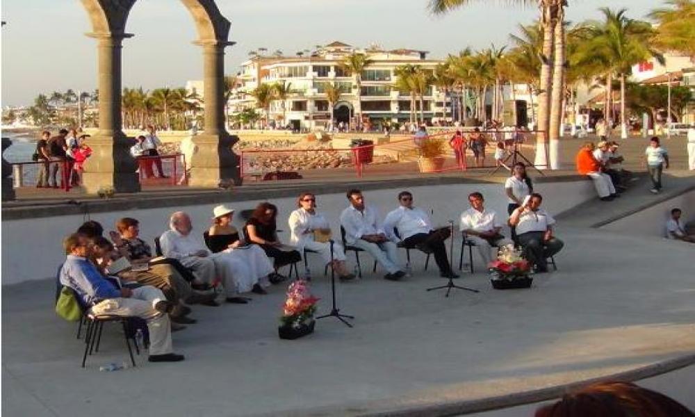 Inicia “Letras en la mar” con poetas y escritores internacionales