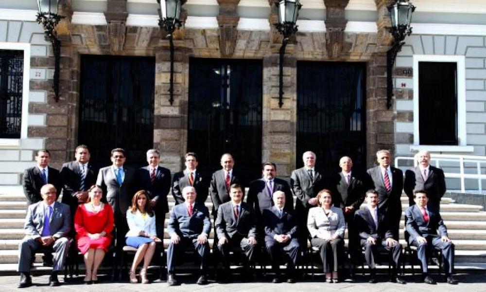 Cortés Guardado Rinde Protesta como Rector del CUCosta