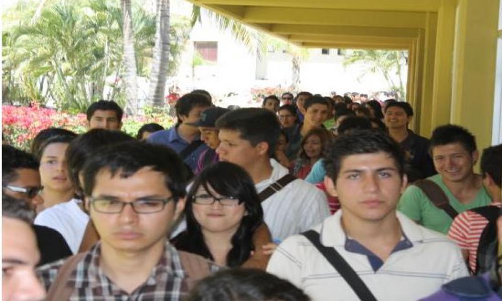 Cerca de 2000 Personas Evacuadas en el CUCosta con Simulacro