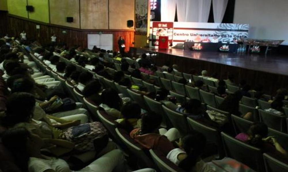 Homenajean al poeta argentino Juan Gelman en Letras en la Mar