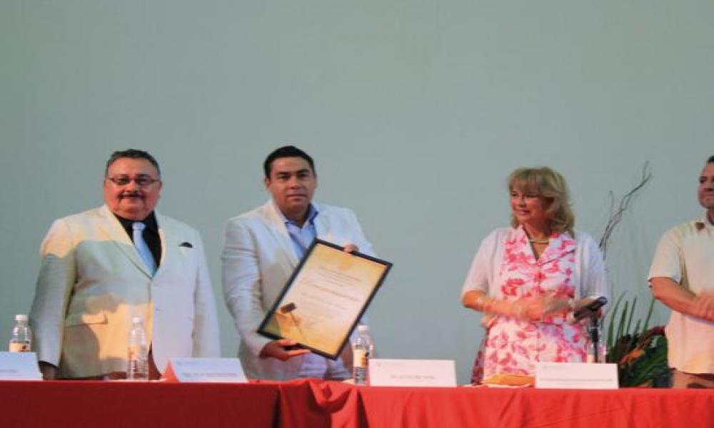 Con Homenaje a Ministra, Concluye la Semana del Abogado 2013