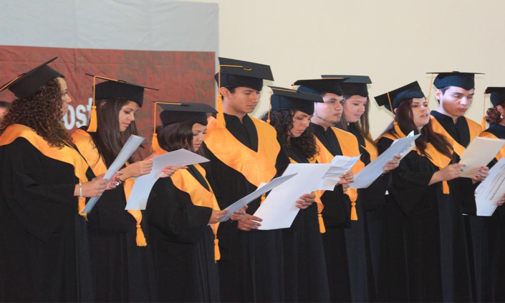 Se Gradúa la III Generación de Médico Cirujano y Partero del CUCosta