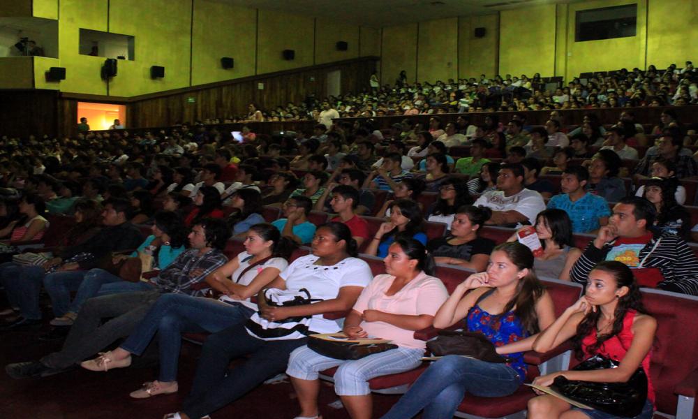 Recibe el CUCosta 725 Nuevos Alumnos