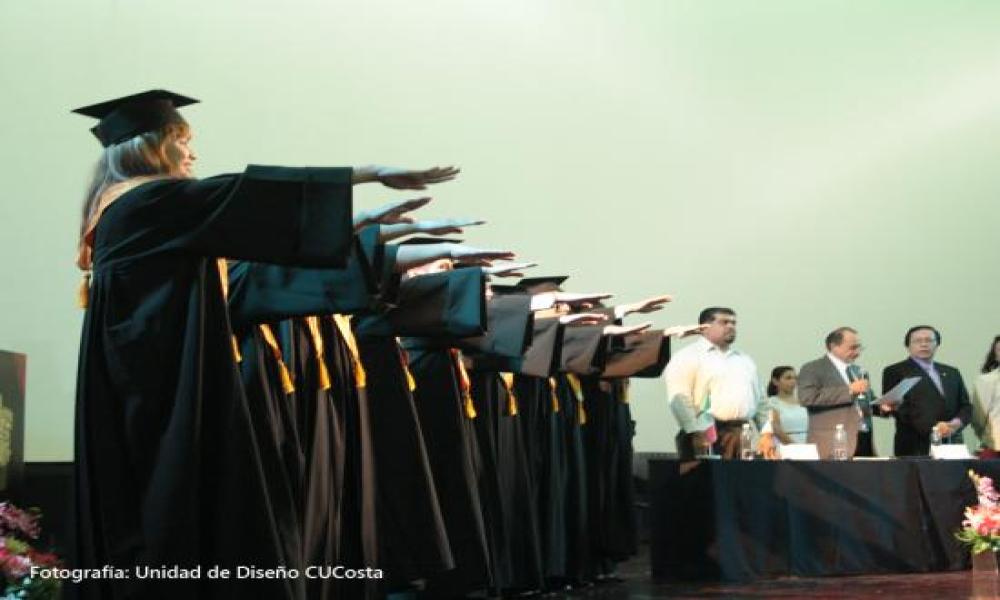 Se Titulan todos los Egresados de la XXX Generación de la Carrera de Abogados del CUCosta