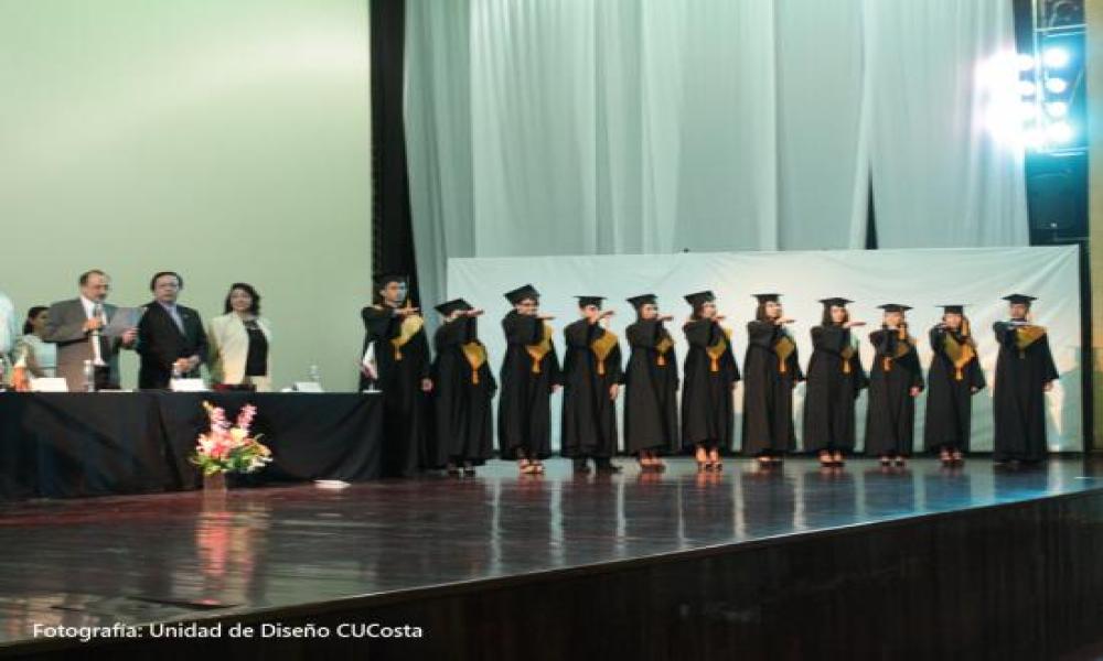 Se Titulan todos los Egresados de la XXX Generación de la Carrera de Abogados del CUCosta