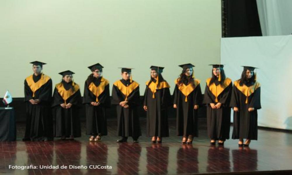 Se Titulan todos los Egresados de la XXX Generación de la Carrera de Abogados del CUCosta