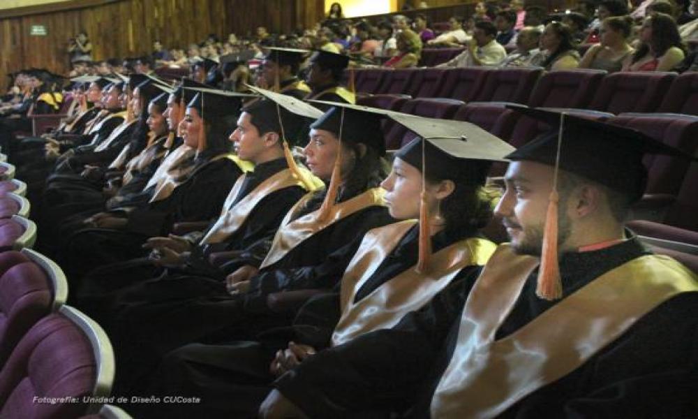 Egresan Arquitectos, Ingenieros Civiles y Licenciados en Diseño del CUCosta