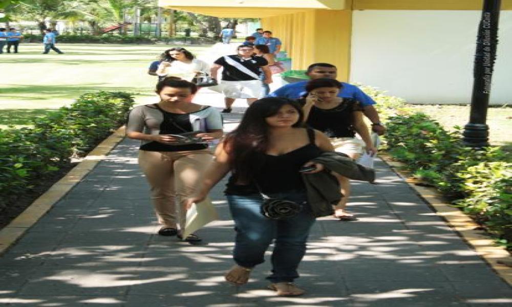 1113 Aspirantes Buscan un Espacio Universitario en el CUCosta