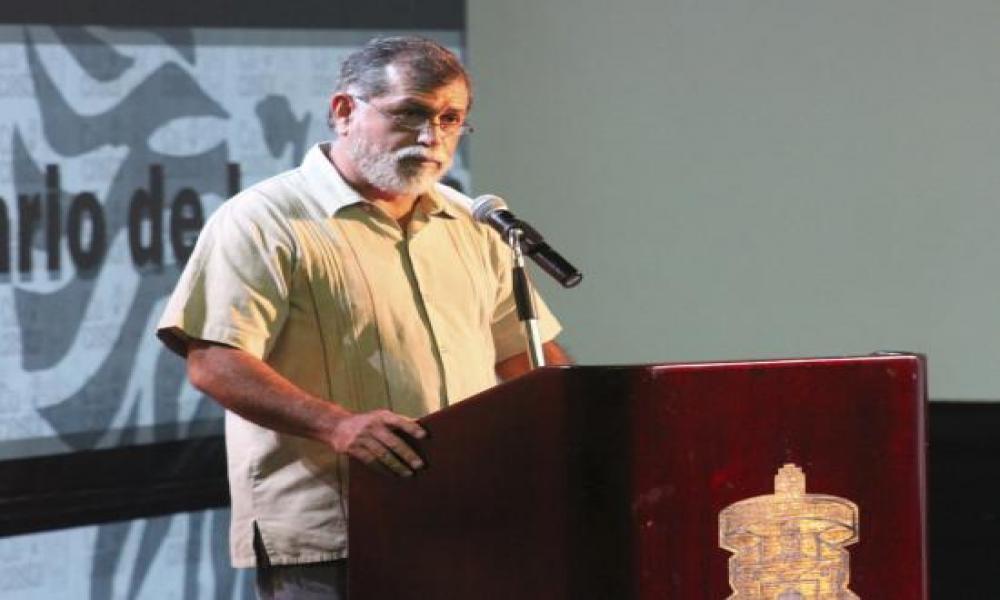 Rector del CUCosta invita a Estudiantes a Prepararse para un Mejor Futuro