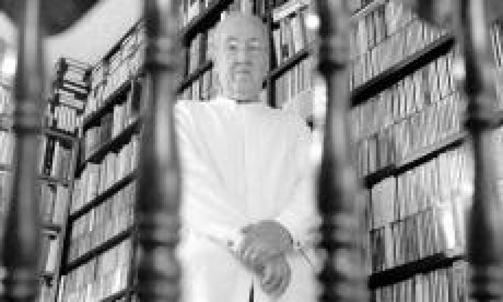 Fallece Ernesto Flores, Maestro Emérito de la UdeG y poeta