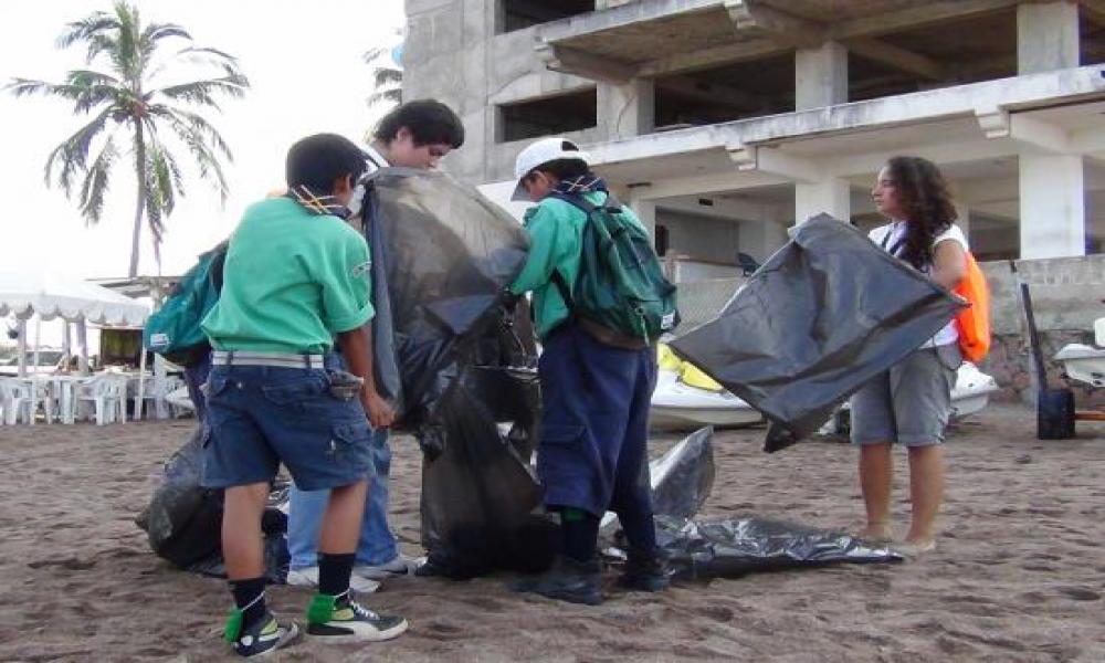 Reúnen cerca de 13 toneladas de Residuos en el Día Internacional de Limpieza de Playas