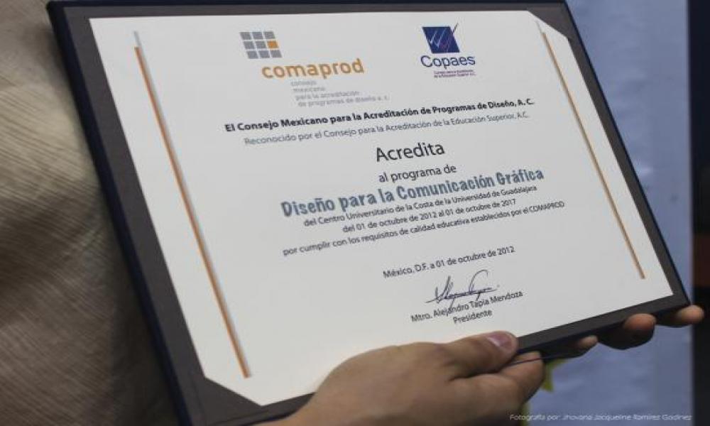 Estudios de Calidad con Trece Acreditaciones en el CUCosta