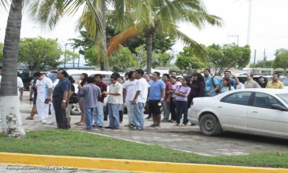 El CUCosta Evacua 1467 integrantes de la comunidad Universitaria en el día Nacional de la Protección Civil