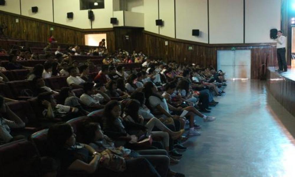 “El Teorema Del Patito Feo” en Sábados en la Ciencia