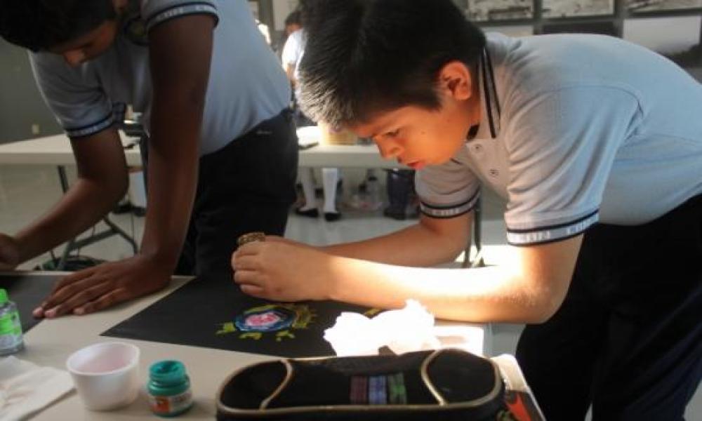 Se imparte taller de astronomía para niños en el CUCosta
