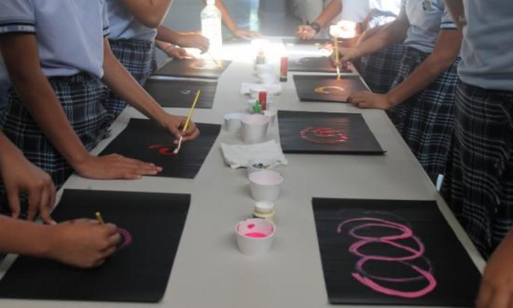 Se imparte taller de astronomía para niños en el CUCosta