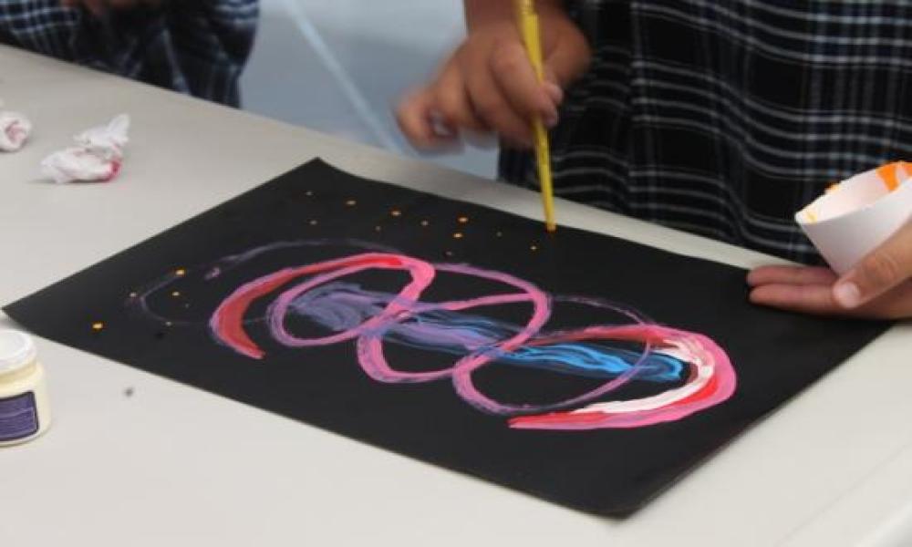 Se imparte taller de astronomía para niños en el CUCosta