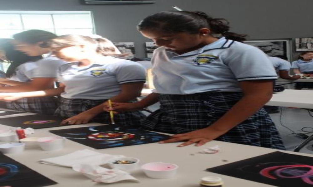 Se imparte taller de astronomía para niños en el CUCosta