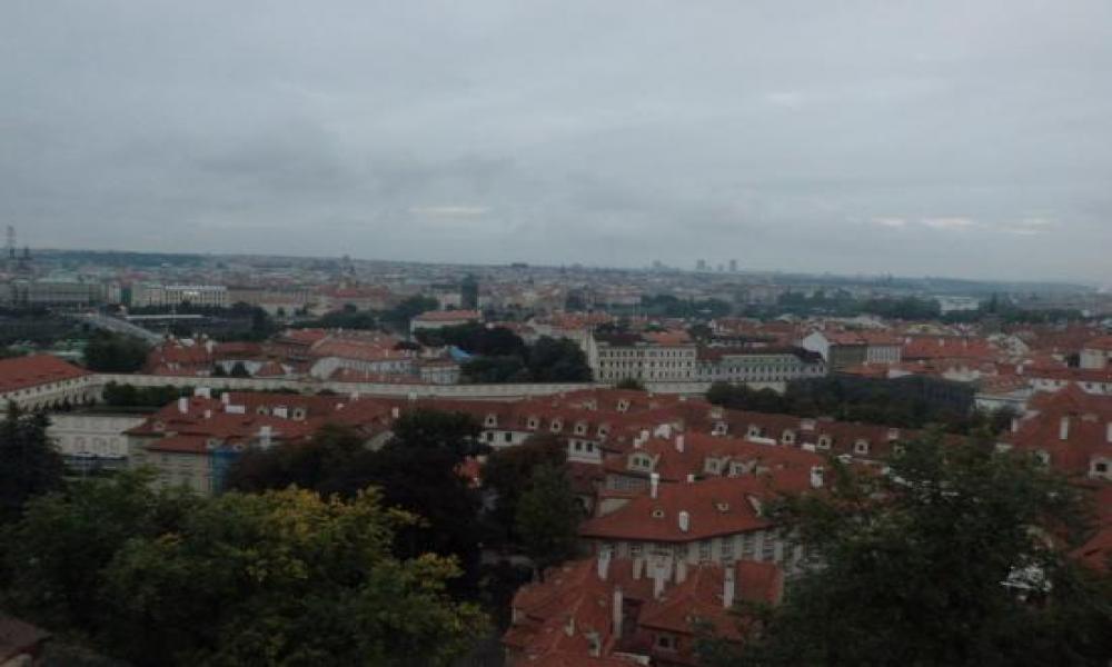 Rector del CUCosta apoya a estudiantes en viaje a Congreso en Praga