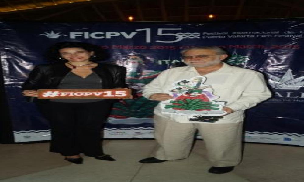 La Sección de Diversidad Premio Maguey del 15° Festival Internacional de Cine en Puerto Vallarta (FICPV) presentó la proyección de la película La amante de mi mujer con la presencia de la protagonista, Victoria Abril el domingo 15 de marzo en Mantamar Beach Club.   El evento tuvo el honor de contar con la asistencia del Lic. Raúl Padilla López, presidente del patronato del Festival Internacional de Cine en Guadalajara (FICG); Biol. Iván Trujillo Bolio, director del FICG; Dr. Marco Antonio Cortés Guardado, R