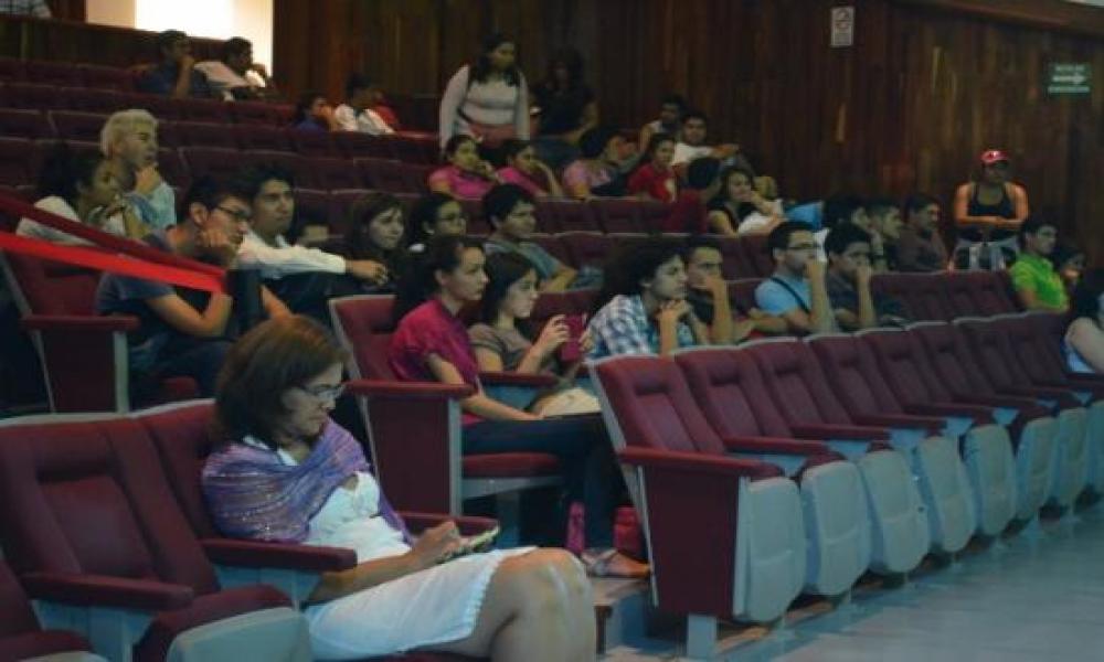 Proyección de “The Hit Producer” en el 15° FICPV