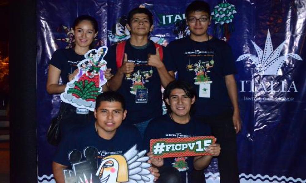 Proyección “Al otro lado del Paraíso” del 15° FICPV en Plaza Lázaro Cárdenas