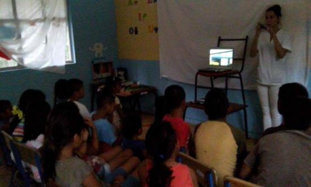 Estudiantes de Enfermería del CUCosta realizan atención médica a habitantes de la comunidad de Chimo