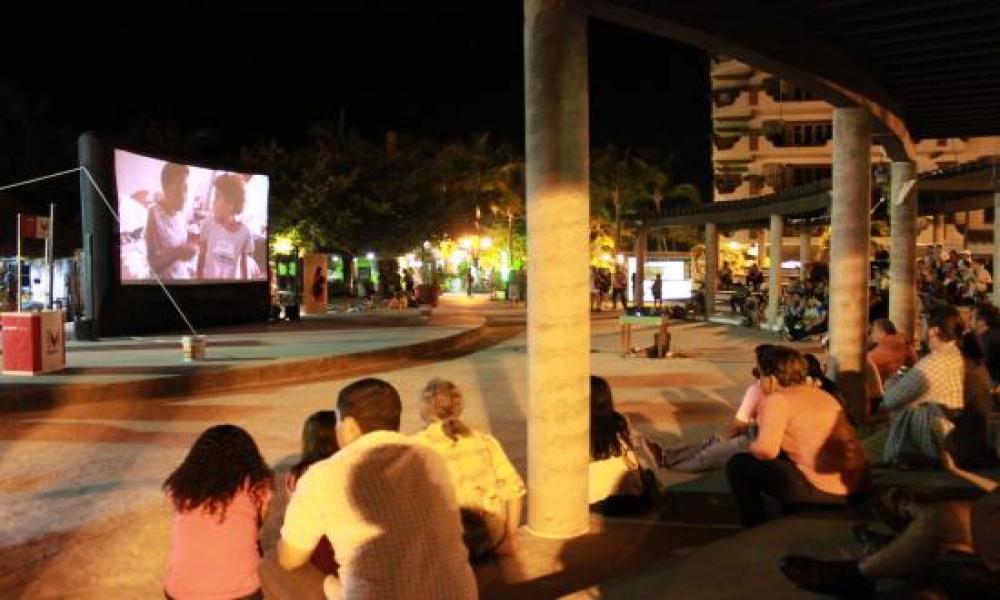 Proyección "Pelo Malo"