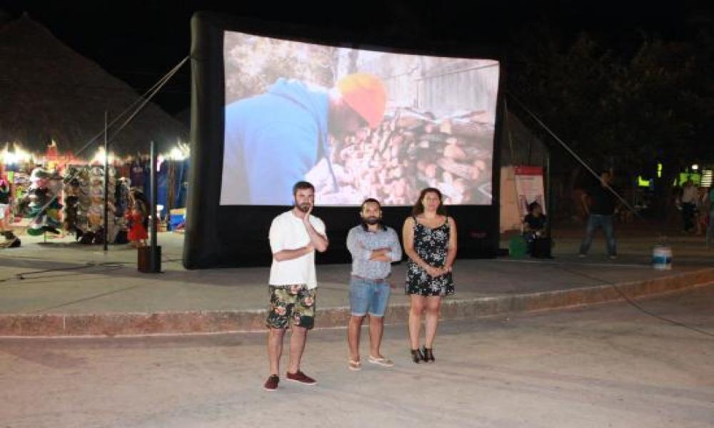 Proyección “A ras del cielo”