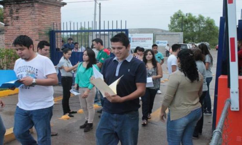 Aspirantes del CUCosta presentan examen de admisión para el ciclo 2015A