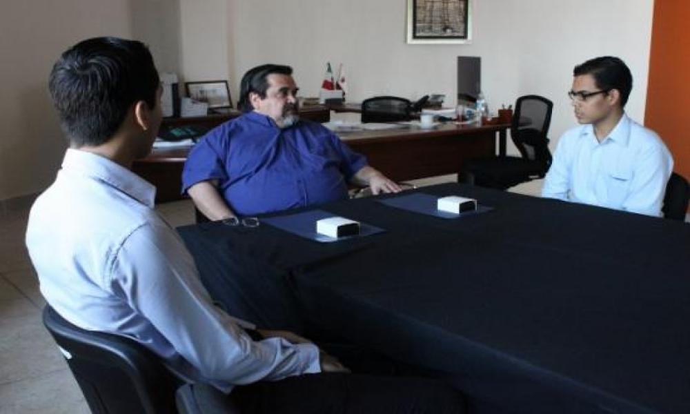 Entrega de reconocimientos a alumnos del CUCosta por desempeño sobresaliente en la prueba del CENEVAL