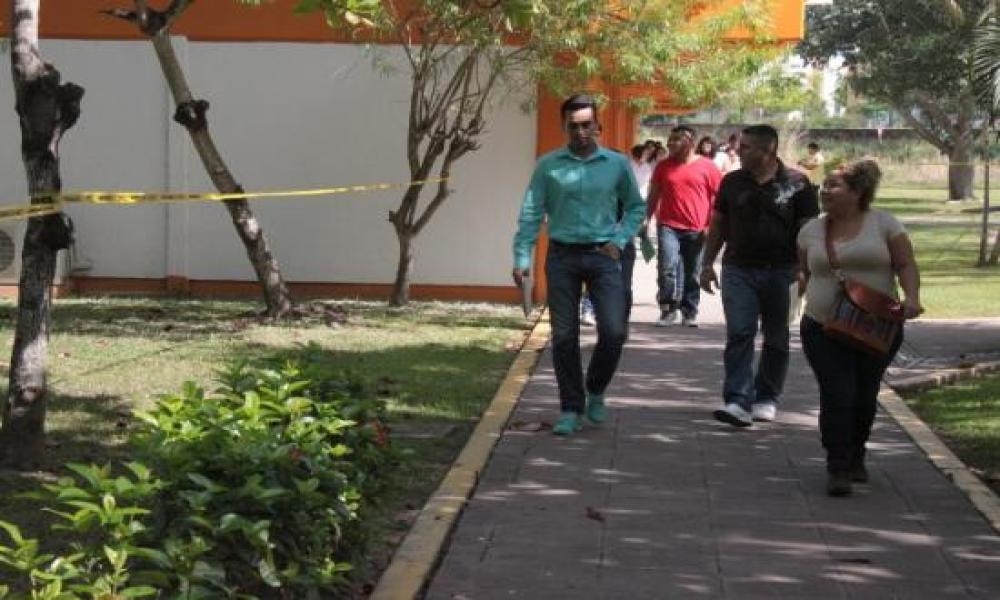 Aspirantes del CUCosta presentan examen de admisión para el ciclo 2015A