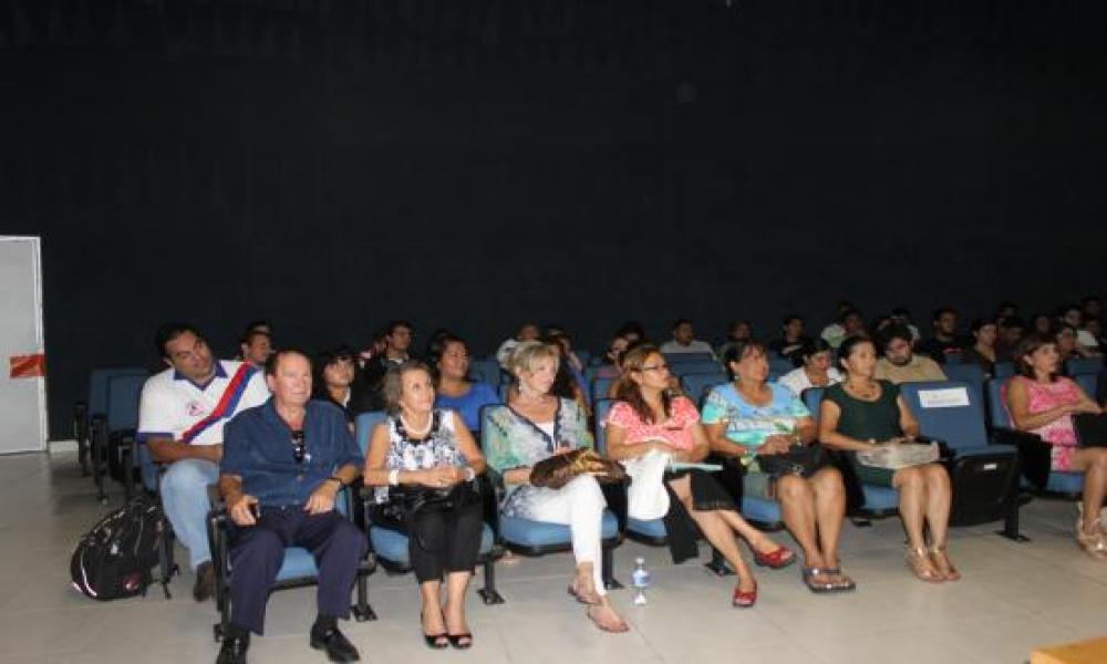 Conferencia de “Violencia Doméstica” en CUCosta