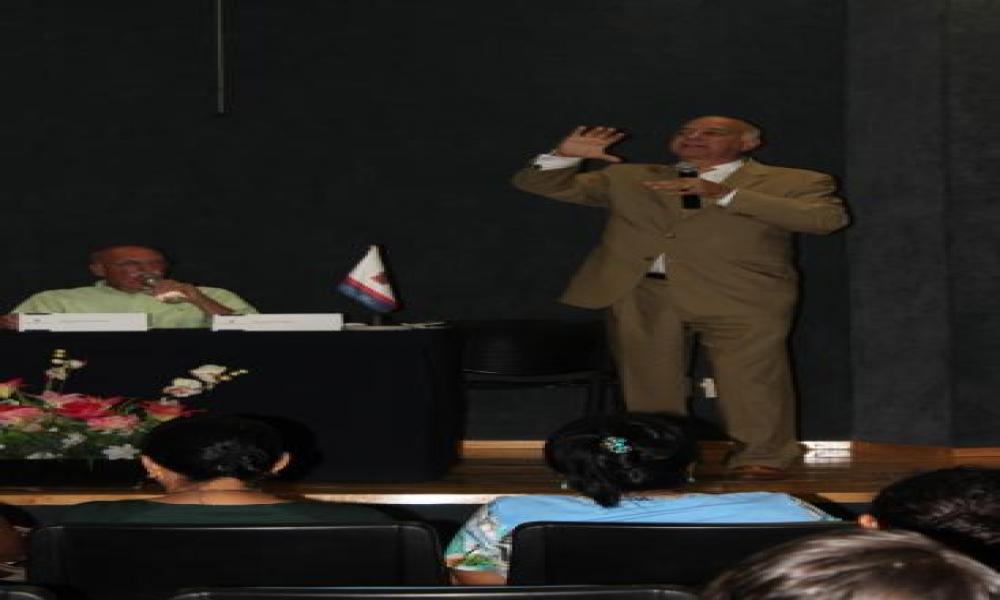 Conferencia de “Violencia Doméstica” en CUCosta