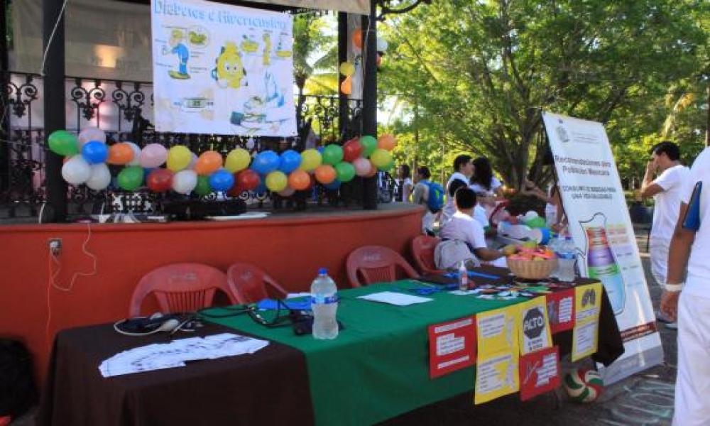 Alumnos de la Carrera de Medicina realizan la Feria de la Salud