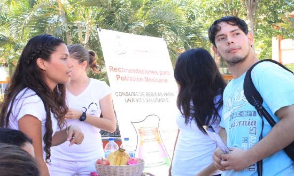 Alumnos de la Carrera de Medicina realizan la Feria de la Salud