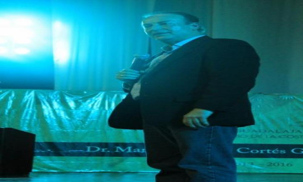 La FEU invitó a la conferencia “Ciudadanos El primer poder” por Gilberto Lozano