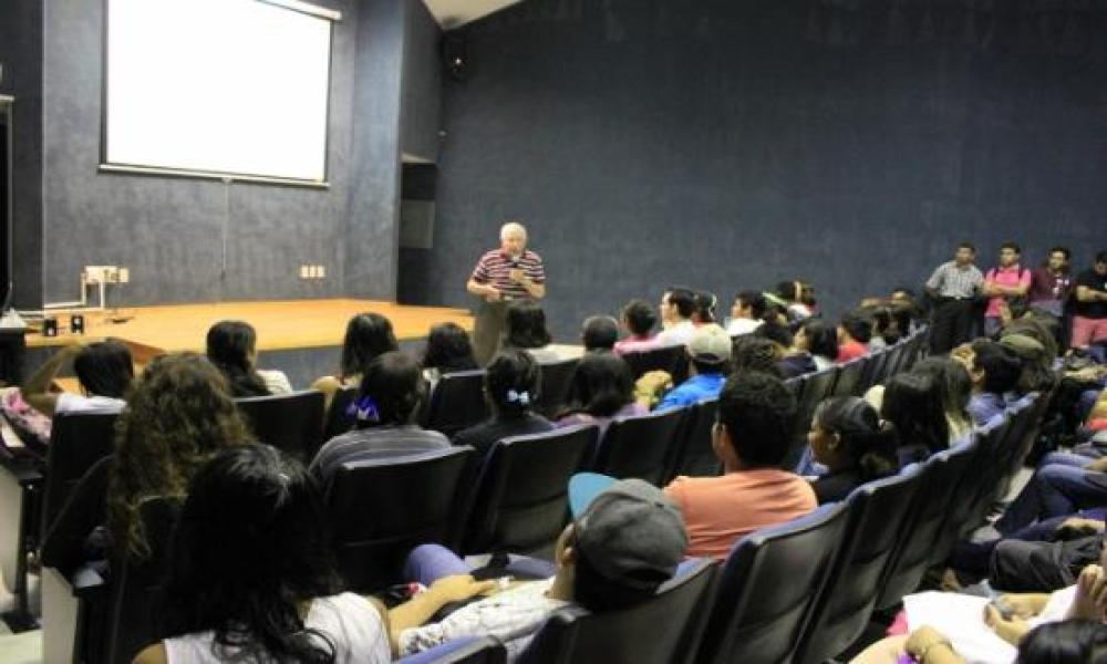 CUCosta ofrece conferencia por el Día del BiólogoCUCosta ofrece conferencia por el Día del Biólogo