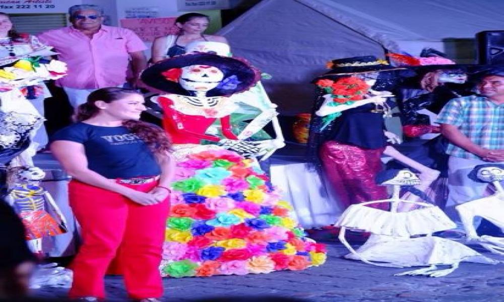 CUCosta celebra el Día de los Muertos con un concurso de altares y exhibición de catrinas