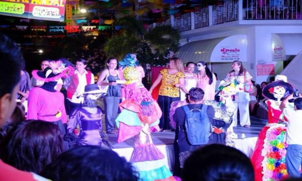 CUCosta celebra el Día de los Muertos con un concurso de altares y exhibición de catrinas
