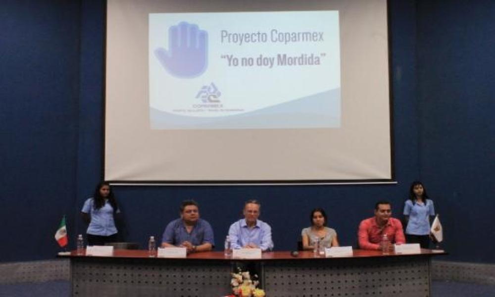 COPARMEX presenta campaña “Yo no doy mordida” a estudiantes del CUCosta