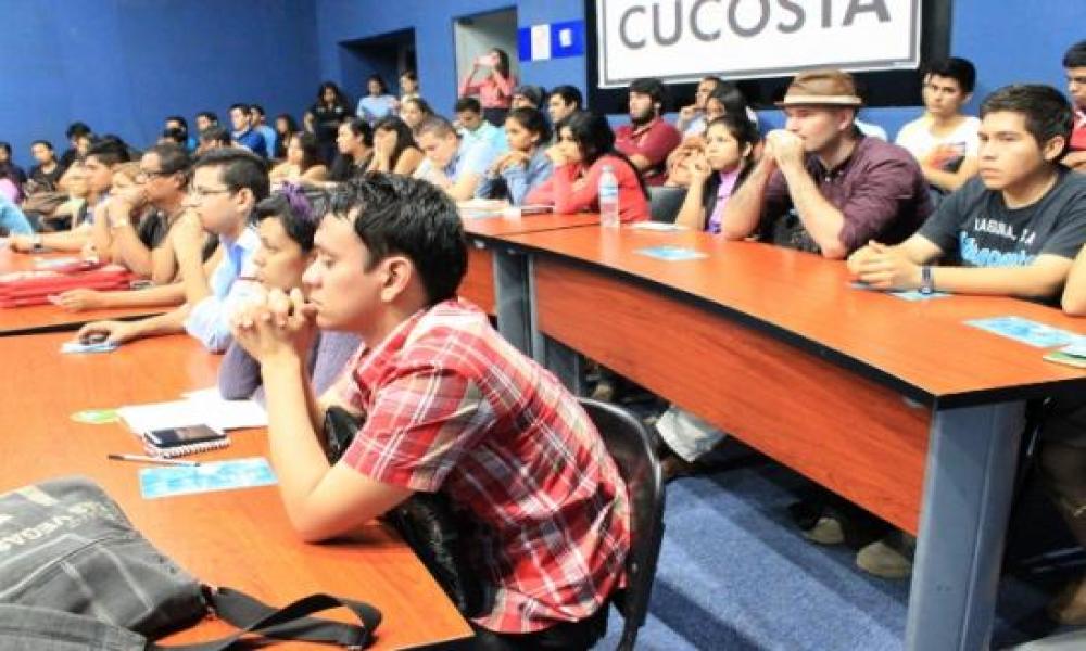 COPARMEX presenta campaña “Yo no doy mordida” a estudiantes del CUCosta