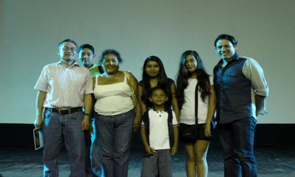 ¿Conoces las consecuencias de tatuarnos Conferencia impartida por el Dr. Serrano Luna en CUCosta