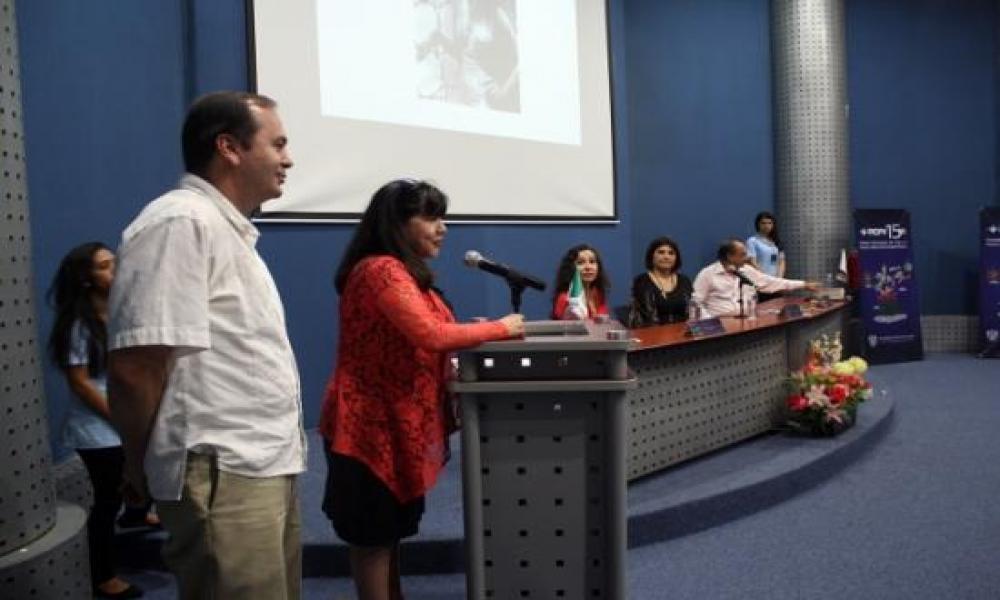 Presentación del libro “Hollywood era el cielo Biografía novelada de Lupe Vélez” en el 15° FICPV