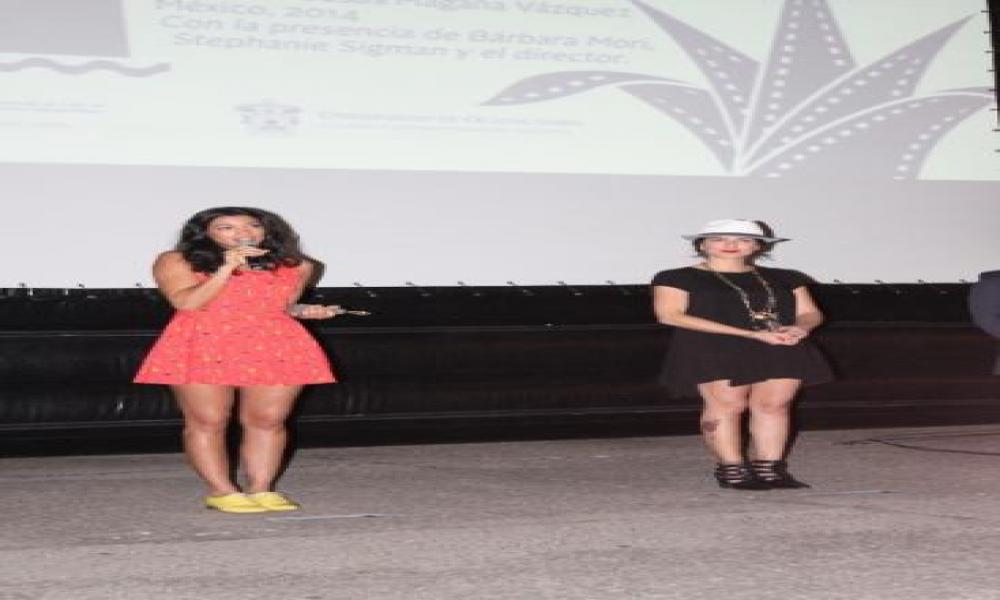 El 15° FICPV presenta la proyección de “Alicia en el país de María” en el Parque Hidalgo