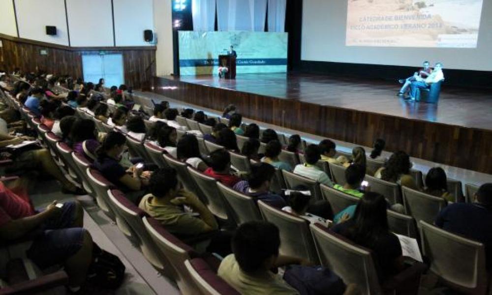 Cátedra de Bienvenida a Alumnos de Primer Ingreso 2014B La Búsqueda de un Mejor Futuro Mediante un Impulso Ambiental