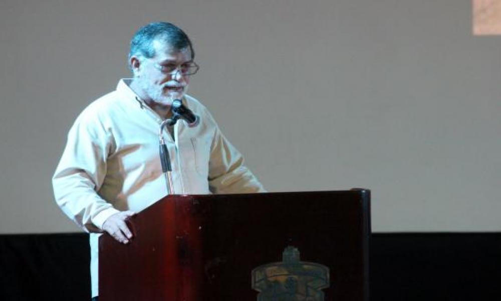 Cátedra de Bienvenida a Alumnos de Primer Ingreso 2014B La Búsqueda de un Mejor Futuro Mediante un Impulso Ambiental