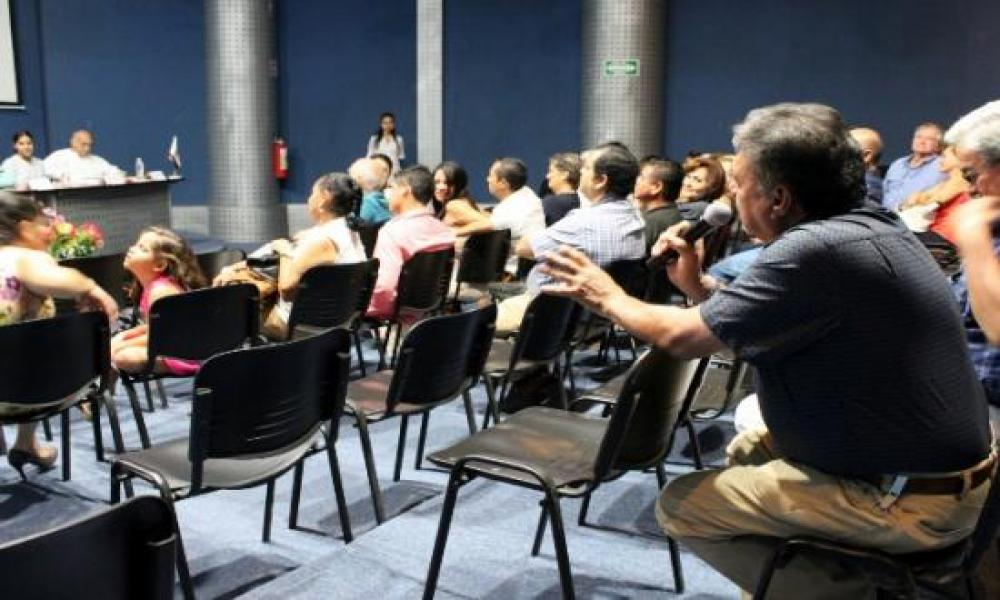 Presentación del libro “Memorias de un pescador de sueños” en el CUCosta