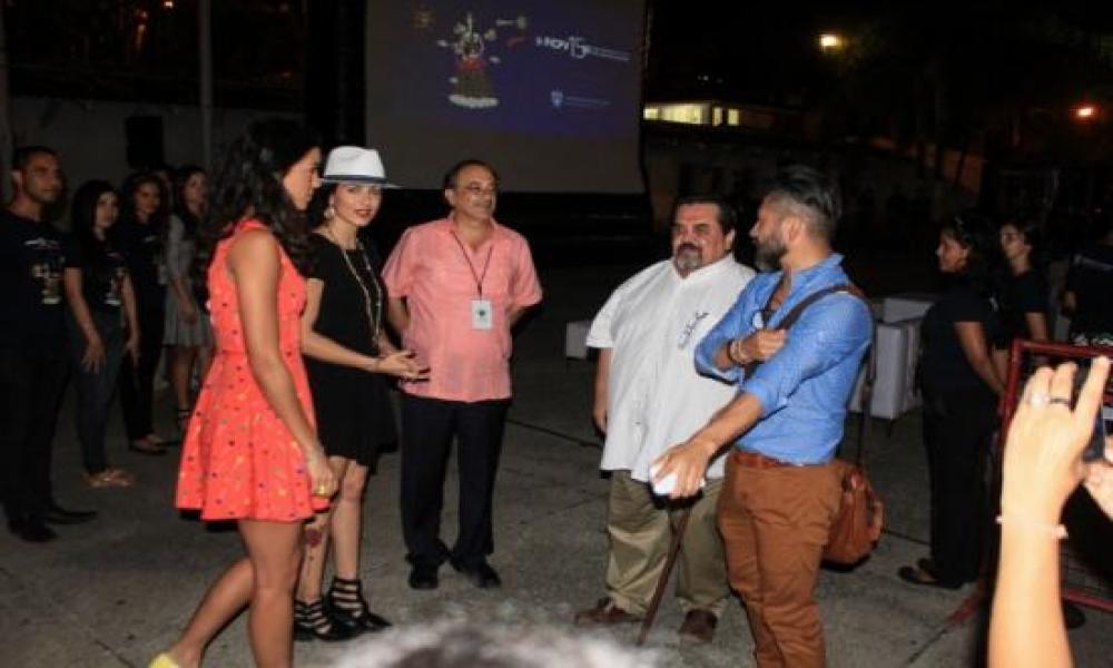 El 15° FICPV presenta la proyección de “Alicia en el país de María” en el Parque Hidalgo