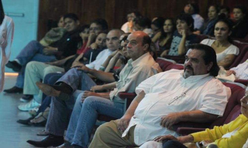 Proyección del documental “Nuestro Amigo Americano” en el CUCosta